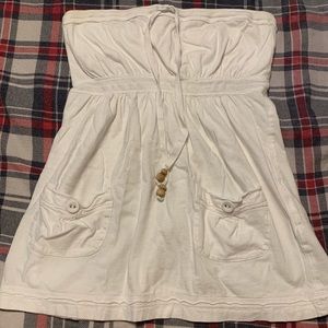 Tube top with pockets